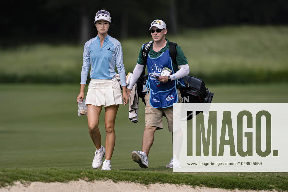 GRACE KIM walks to her ball in the bunker during round 1 of The Chevron Championship at The Club at Carlton Woods on April 18, 2024, in The Woodlands, Texas. The Woodlands USA - ZUMAp213 20240418_znp_p213_103