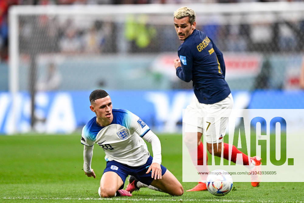 2022-12-10 Netherlands v Argentina - Quarter Final - FIFA World Cup, WM, Weltmeisterschaft, Fussball Qatar 2022 LUSAIL CITY, QATAR - DECEMBER 10: Phil Foden of England battles for the ball with Antoine Griezmann of France during the Quarter Final - FIFA World Cup Qatar 2022 match between Netherlands and Argentina at the Lusail Stadium on December 10, 2022 in Lusail City, Qatar (Photo by Pablo Morano BSR Agency) Lusail City Qatar Content not available for redistribution in The Netherlands directly or indirectly through any third parties.