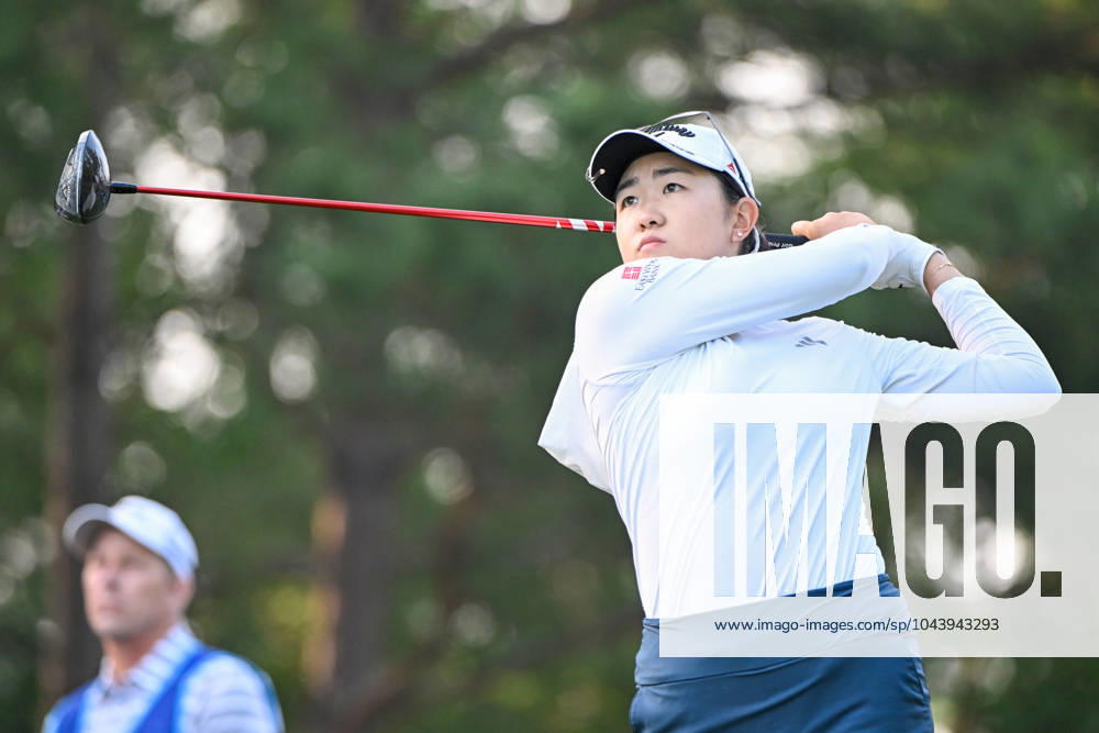 THE WOODLANDS, TX - APRIL 19: Rose Zhang (USA) watches her tee shot on 2 during Rd2 of the Chevron Championship at The Club at Carlton Woods on April 19, 2024 in The Woodlands, Texas. (Photo by Ken Murray Icon Sportswire) GOLF: APR 19 LPGA, Golf Damen The Chevron Championship Icon240419019