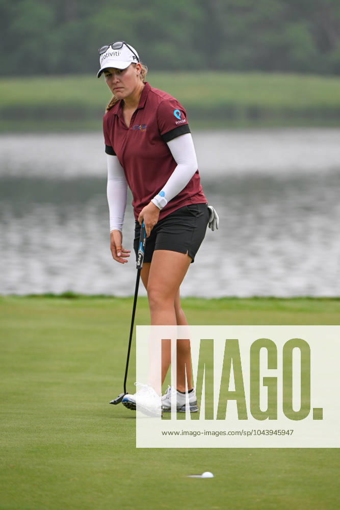 THE WOODLANDS, TX - APRIL 19: Jennifer Kupcho (USA) sinks her birdie putt on 9 during Rd2 of the Chevron Championship at The Club at Carlton Woods on April 19, 2024 in The Woodlands, Texas. (Photo by Ken Murray Icon Sportswire) GOLF: APR 19 LPGA, Golf Damen The Chevron Championship Icon240419045