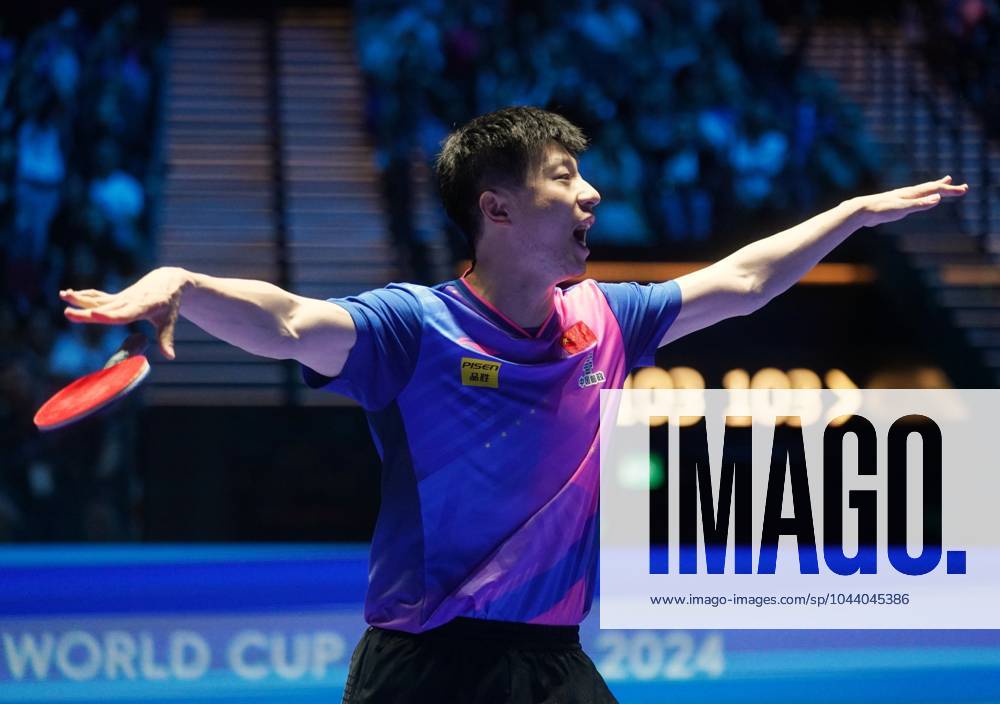 KW16 (240421) -- MACAO, April 21, 2024 -- Ma Long of China celebrates after winning the men s singles final match against his teammate Lin Gaoyuan at the ITTF World Cup Macao 2024 at Galaxy Arena in Macao, China, April 21, 2024. ) (SP)CHINA-MACAO Table tennis, Tischtennis ITTF WORLD CUP-MEN S SINGLES FINAL WangxShen