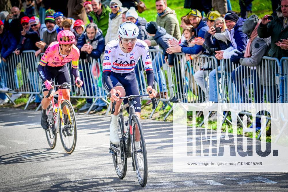 Ecuadorian Richard Carapaz of EF Education-EasyPost and Slovenian Tadej Pogacar of UAE Team Emirates pictured in action during the men elite race of the Liege-Bastogne-Liege one day cycling event, 254,5 km km from Liege, over Bastogne to Liege, Sunday 21 April 2024. POOLxPETERxDExVOECHT x91377222x