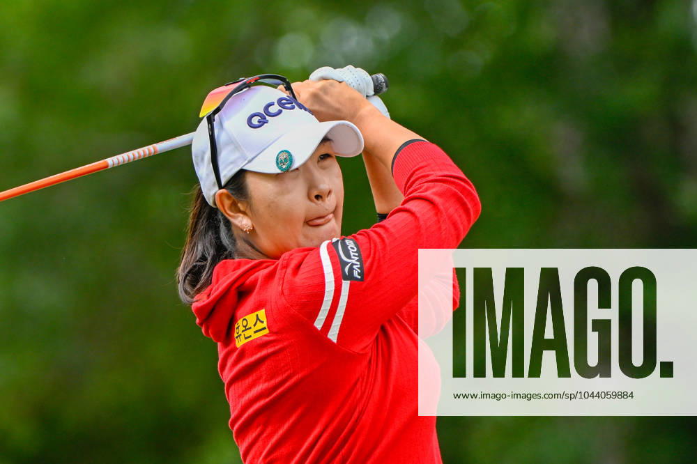 THE WOODLANDS, TX - APRIL 21: A Lim Kim (KOR) watches her tee shot on 2 during the final round of the Chevron Championship at The Club at Carlton Woods on April 21, 2024 in The Woodlands, Texas. (Photo by Ken Murray Icon Sportswire) GOLF: APR 21 LPGA, Golf Damen The Chevron Championship Icon240421015