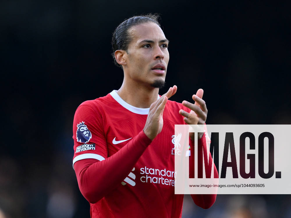 Football - 2023 2024 Prmier League - Fulham vs Liverpool - Craven Cottage - Sunday 21st April 2024. Liverpool s Virgil van Dijk applauds the fans after their 3-1 victory. COLORSPORT Ashley Western