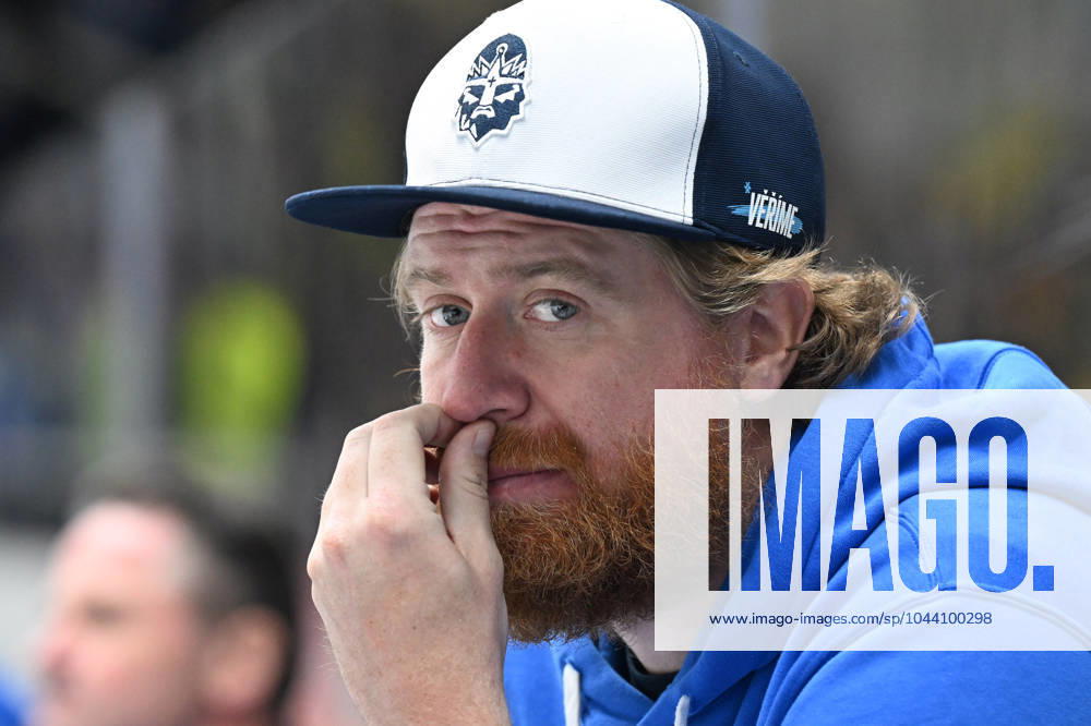 Baraz o hokejovou extraligu - 3. zapas: VHK Robe Vsetin - Rytiri Kladno, 21. dubna 2024, Brno. Mentor Jakub Voracek z Kladna. (CTKxPhoto VaclavxSalek) CTKPhotoP2024042106482 CTKPhotoP2024042106482