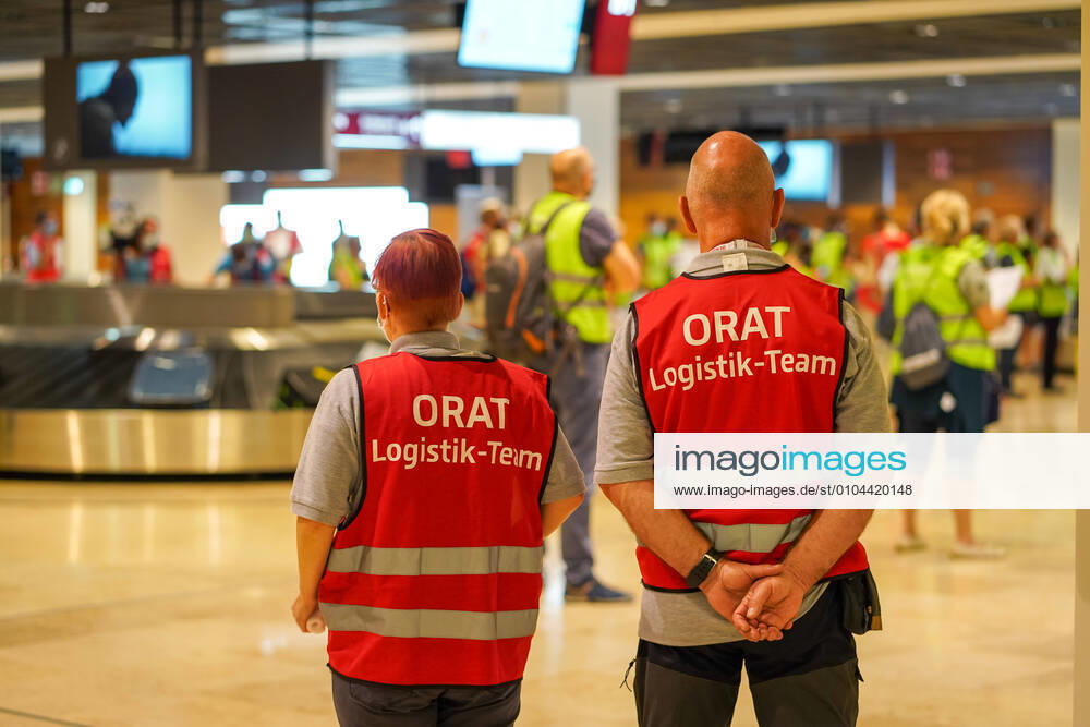 Schönefeld,Brandenburg,Germany,GER,Airport BER Berlin Brandenburg Willy Brandt Test run Extras simulate flight operations Two members of the ORAT logistics team are also on site