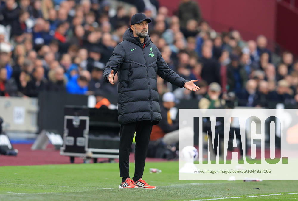London, England, 27th April 2024. Jurgen Klopp, Manager of Liverpool reacts during the Premier League match at the London Stadium, London. Picture credit should read: Paul Terry Sportimage . SPI-3108-0062