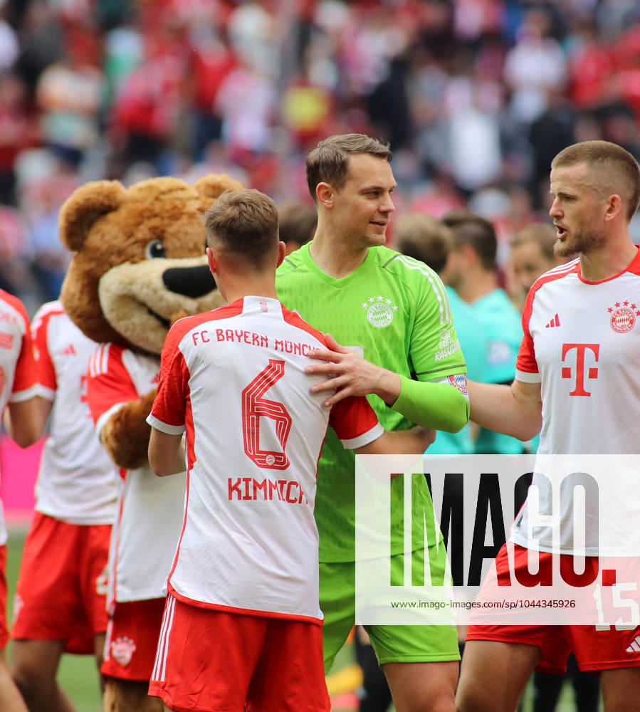 Munich, Germany 27 April 2024 Football, Men, Bundesliga, Season 2023 2024, FC Bayern Munich Eintracht Frankfurt, Allianz Arena Joshua Kimmich FC Bayern Munich li with Manuel Neuer FC Bayern Munich re hug after the match DFB, DFL regulations prohibit any use of photographs as image sequences and or quasi video