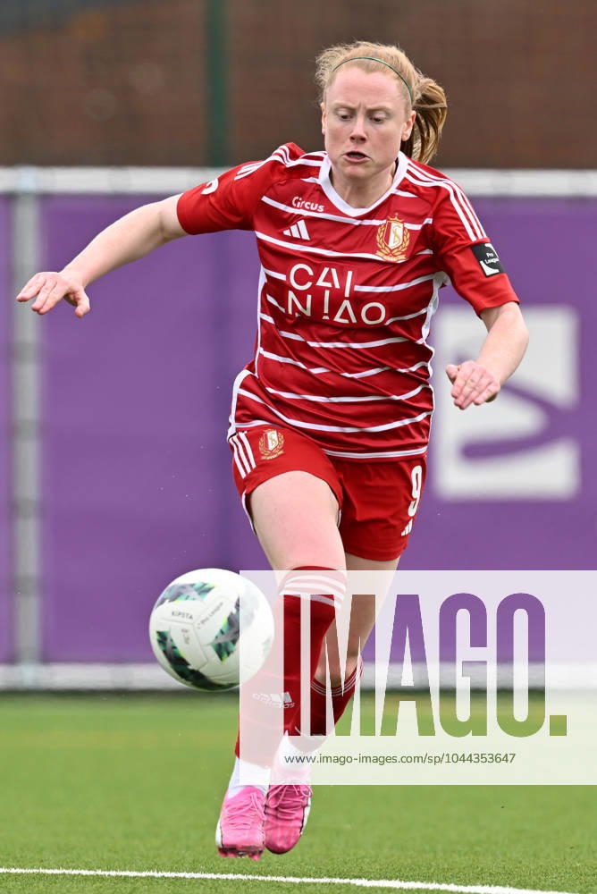 RSC ANDERLECHT VS STANDARD Amber Barrett (9) of Standard pictured during a female soccer game between RSC Anderlecht and Standard Femina de Liege on the 6 th matchday of the play offs in the 2023 - 2024 season of the Belgian Lotto Womens Super League , on Saturday 27 April 2024 in Anderlecht , Belgium . PHOTO SPORTPIX David Catry Anderlecht Lotto Park Brussel Belgium