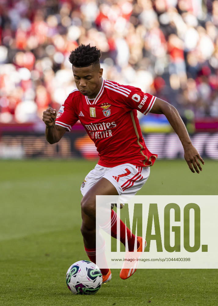 David Neres of SL Benfica seen in action during the Liga Portugal Betclic football match between SL Benfica and SC Braga at Estadio da Luz Stadium. Lisbon Portugal - ZUMAs197 20240427_aaa_s197_389