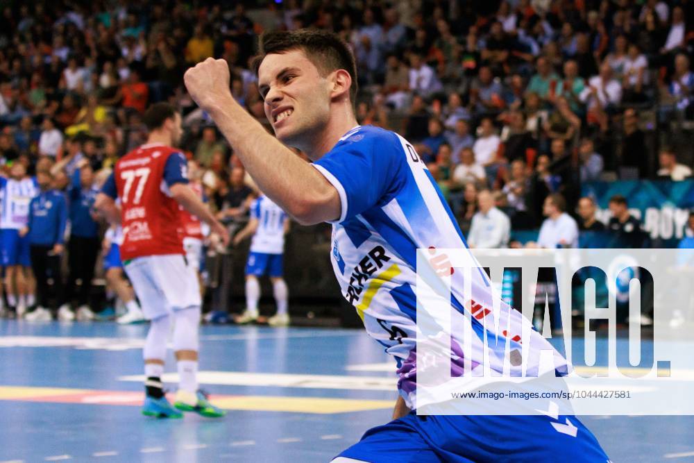 Daniel Fernandez TVB Stuttgart, 06 jubelt freut sich, Emotion, Joy, Enthusiasm GER, TVB Stuttgart TVB vs Handball Sport Verein Hamburg HSVH , Handball, Men, Liqui Moly Handball Bundesliga HBL , 30 Matchday, Season 2023 2024, 28 04 2024 GER, TVB Stuttgart TVB vs Handball Sport Verein Hamburg HSVH , Handball, Men, Liqui Moly Handball Bundesliga HBL , 30 Matchday, Season 2023 2024, 28 04 2024 Stuttgart