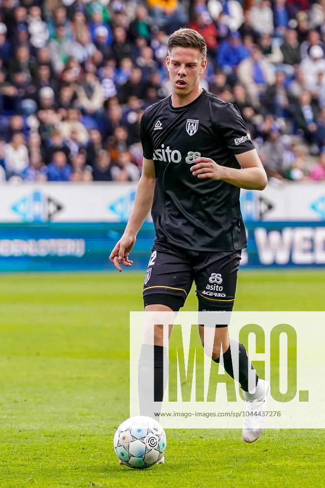 2024-04-28 PEC Zwolle v Heracles Almelo - Dutch Eredivisie ZWOLLE, NETHERLANDS - APRIL 28: Sem Scheperman of Heracles Almelo runs with the ball during the Dutch Eredivisie match between PEC Zwolle and Heracles Almelo at MAC3PARK stadion on April 28, 2024 in Zwolle, Netherlands. (Photo by Andre Weening BSR Agency) Zwolle Netherlands Content not available for redistribution in The Netherlands directly or indirectly through any third parties.