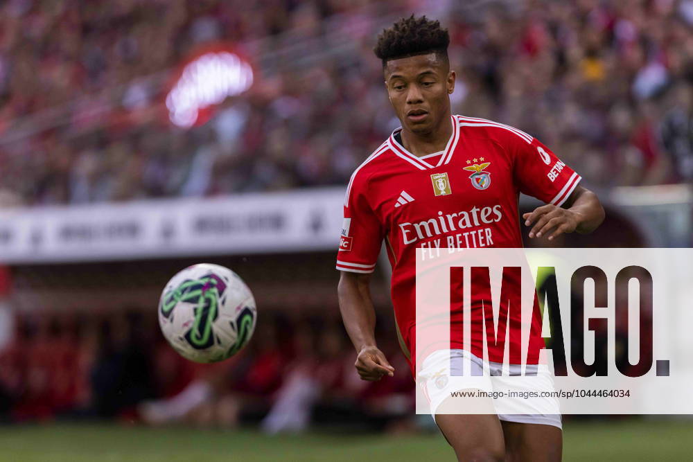 David Neres of SL Benfica seen in action during the Liga Portugal Betclic football match between SL Benfica and SC Braga at Estadio da Luz Stadium. Lisbon Portugal - ZUMAs197 20240427_aaa_s197_404