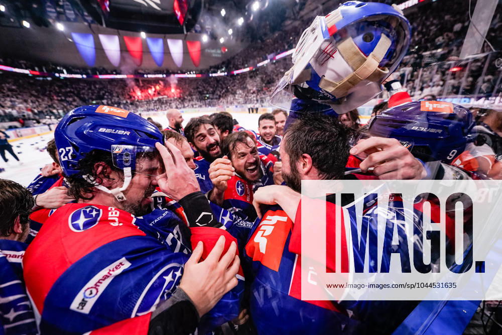 Zurich, Swiss Life Arena, NL Final ZSC Lions Lausanne HC, ZSC Lions are Swiss Champion 2024 10 Sven Andrighetto ZSC , 91 Denis Hollenstein ZSC , 30 goalkeeper Simon Hrubec ZSC Zurich Swiss Life Arena Zurich Switzerland
