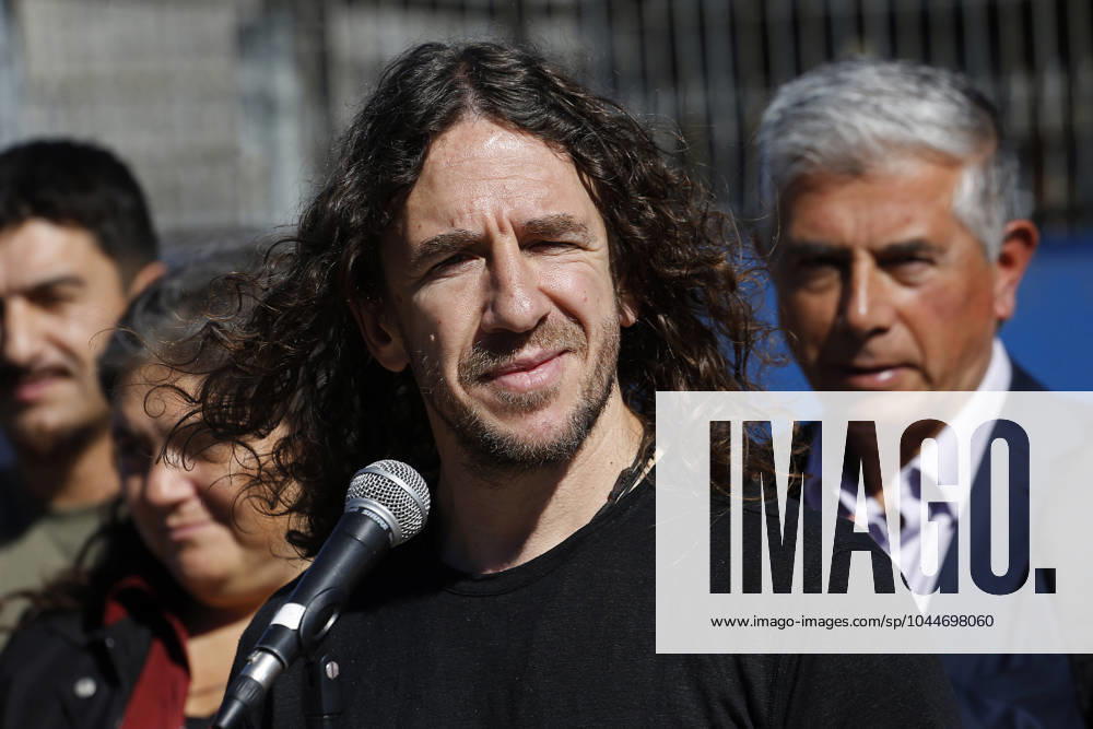 Valparaiso, 4 de mayo 2024 El exjugador del FC Barcelona, Barca Carles Puyol visita el Club Deportivo Once Estrellas en el cerro La Cruz Sebastian Cisternas Photosport Valparaiso, May 4th 2024 Ex FC Barcelona player Carles Puyol visits Club Deportivo Once Estrellas at cerro La Cruz Sebastian Cisternas Photosport Carles Puyol vistia el Club Once Estrellas en Valparaiso