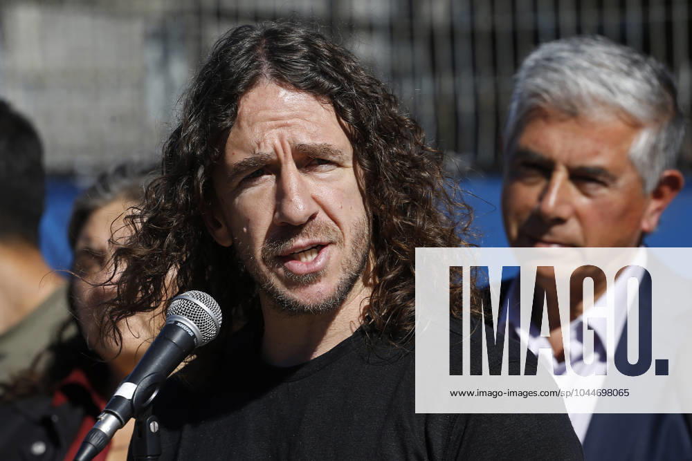 Valparaiso, 4 de mayo 2024 El exjugador del FC Barcelona, Barca Carles Puyol visita el Club Deportivo Once Estrellas en el cerro La Cruz Sebastian Cisternas Photosport Valparaiso, May 4th 2024 Ex FC Barcelona player Carles Puyol visits Club Deportivo Once Estrellas at cerro La Cruz Sebastian Cisternas Photosport Carles Puyol vistia el Club Once Estrellas en Valparaiso