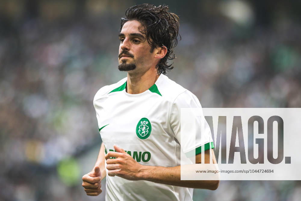 Francisco Trincao of Sporting CP in action during the Liga Portugal Betclic match between Sporting CP and Portimonense SC at Estadio Jose Alvalade in Lisbon. Lisbon Portugal - ZUMAs197 20240504_aaa_s197_292
