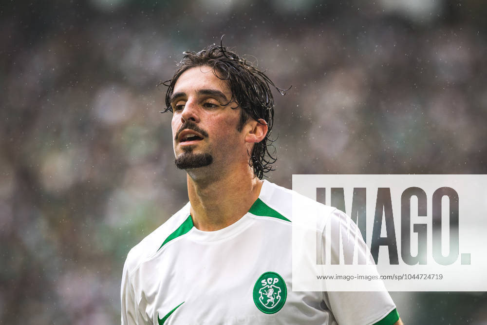Francisco Trincao of Sporting CP in action during the Liga Portugal Betclic match between Sporting CP and Portimonense SC at Estadio Jose Alvalade in Lisbon. Lisbon Portugal - ZUMAs197 20240504_aaa_s197_298