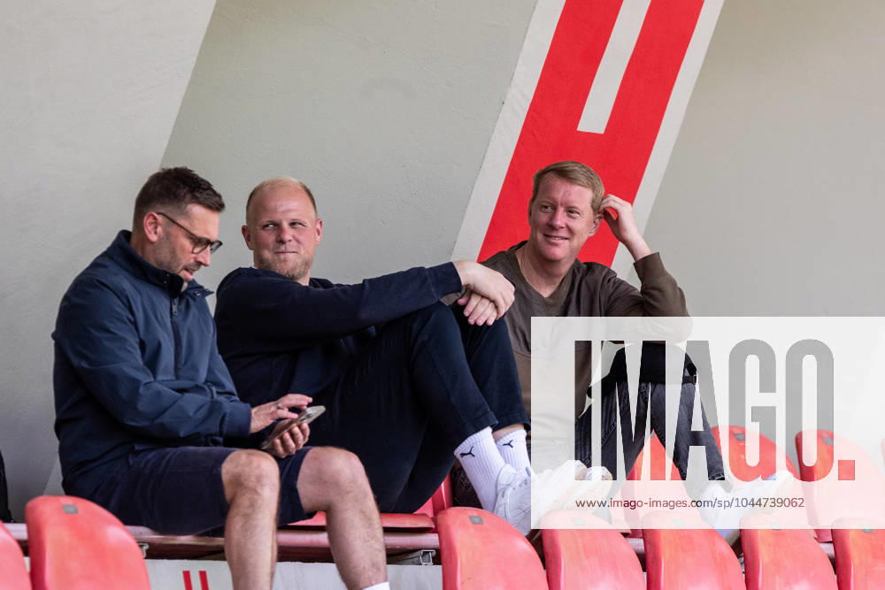 A Junioren Bundesliga West 1 FC Koeln U19 SC Paderborn 07 U19, 05 05 2024 Timo Schultz 1 FC Köln, Head Coach A Junioren Bundesliga West 1 FC Koeln U19 SC Paderborn 07 U19, Franz Kremer Stadion
