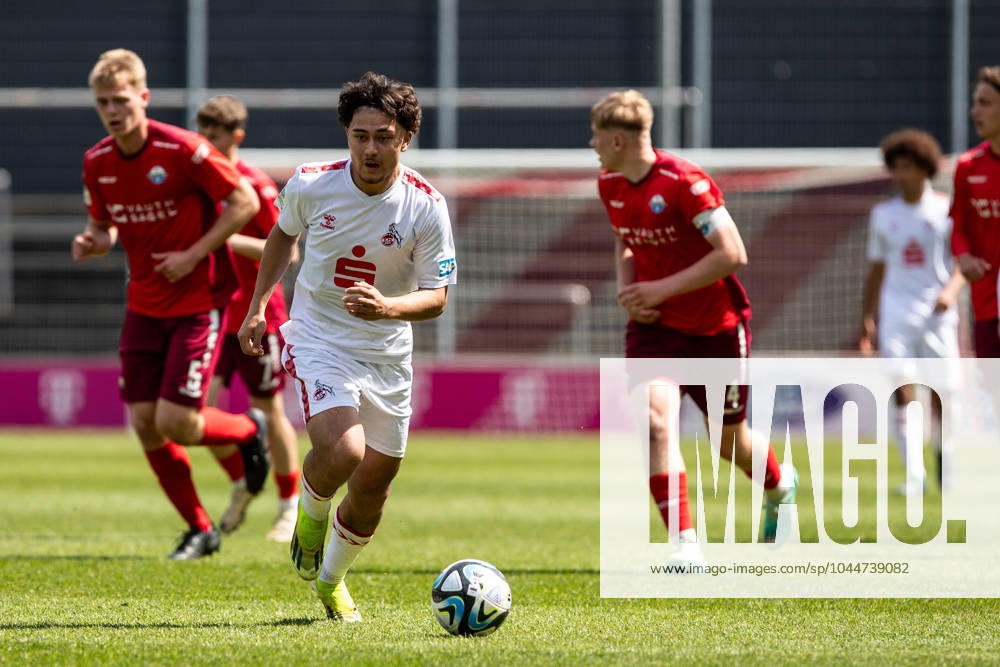 A Junioren Bundesliga West 1 FC Koeln U19 SC Paderborn 07 U19, 05 05 2024 Justin Kai von der Hitz 1 FC Köln U19, 7 A Junioren Bundesliga West 1 FC Koeln U19 SC Paderborn 07 U19, Franz Kremer Stadion