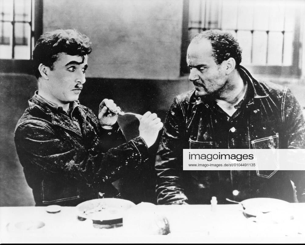 MODERN TIMES CHARLIE CHAPLIN, RICHARD ALEXANDER MODERN TIMES Date: 1936 Mandatory credit line: Image courtesy CHARLES CHAPLIN PRODUTIONS Ronald Grant Archive Mary Evans