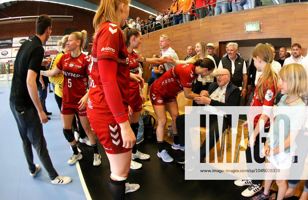Germany, Bietigheim, Handball 1 Bundesliga Women, SG BBM Bietigheim vs VfL Oldenburg, v l Inger Smits BBM , Eberhard Bezner BBM