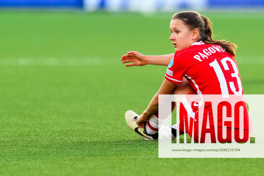 Zofia Pagowska of Poland looks dejected after the UEFA European Women?s Under 17 Championship semifinal match between England and Poland on May 15, 2024 in Malmö Photo Mathilda Ahlberg BILDBYRAN kod MA MA0664 fotboll football soccer fotball em u17 p17 uefa euro under 17 england poland dam bbeng semifinal depp