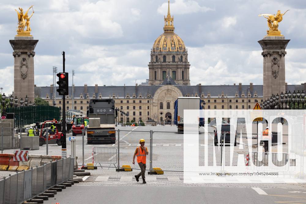 Construction work underway as Paris prepares to host 2024 Olympic Games, Olympische Spiele, Olympia, OS Alexis Sciard IP3; Paris, France, May 17, 2024 - Some roads are closed near Invalides and the Pont Alexandre III because of the preparation for the 2024 Olympic Games. The Paris 2024 Olympic Games will be held from July 26 to August 11, 2024, for 16 days. PARIS 2024, PREPARATION, ILLUSTRATION, ASSEMBLEE NATIONALE, CHANTIER, JEUX OLYMPIQUES, LIEU TOURISTIQUE, JO
