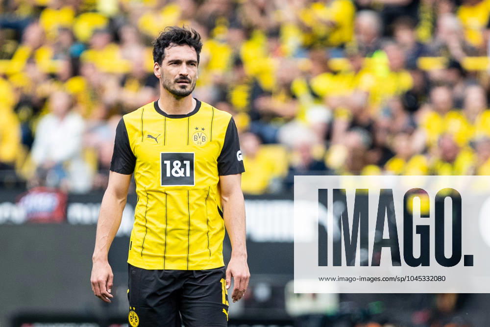 1 Soccer Bundesliga, 34 Matchday Borussia Dortmund SV Darmstadt 98 18 05 2024 Mats Hummels Borussia Dortmund, 15 Jersey for season 2024 2025, new 1 Soccer Bundesliga, 34 Matchday Borussia Dortmund SV Darmstadt 98 Signal Iduna Park, Dortmund 18 05 2024 DFL DFB regulations prohibit any use of photographs as image sequences and or quasi video