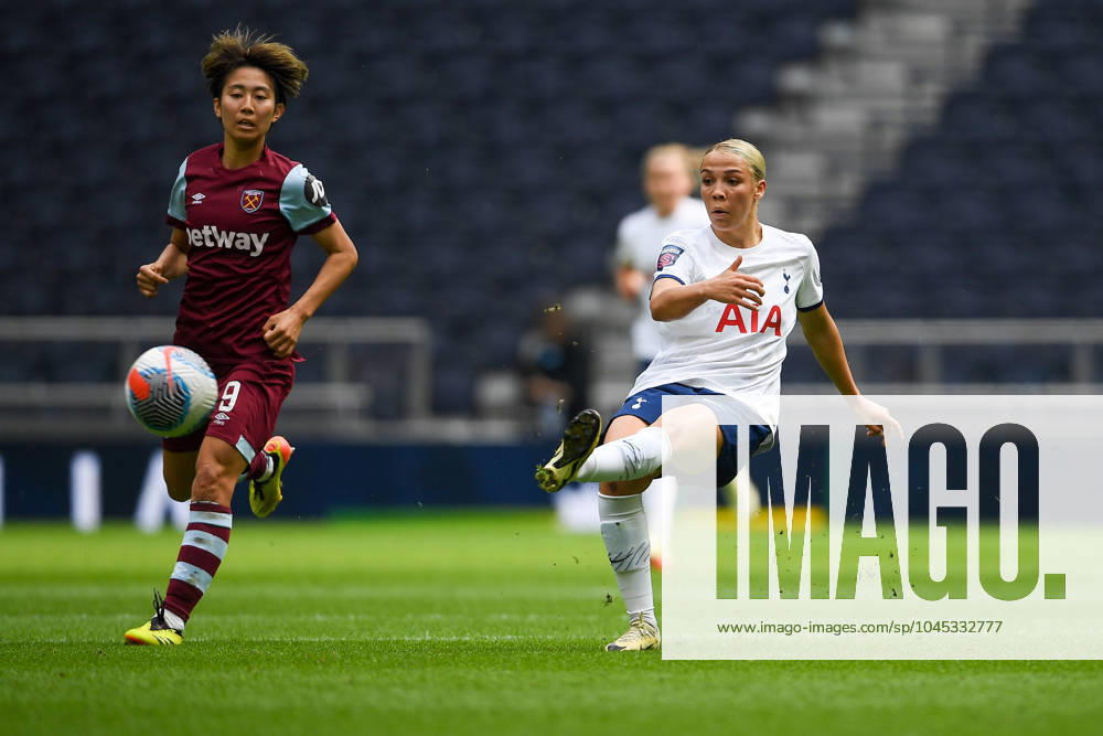 Tottenham Hotspur Women v West Ham United Women FA Women s Super League 18 05 2024. Tottenham Hotspur Women forward Celin Bizet Ildhusoy (14) pings the ball forward during the FA Women s Super League match between Tottenham Hotspur Women and West Ham United Women at Tottenham Hotspur Stadium, London, United Kingdom on 18 May 2024. Editorial use only DataCo restrictions apply See www.football-dataco.com ,