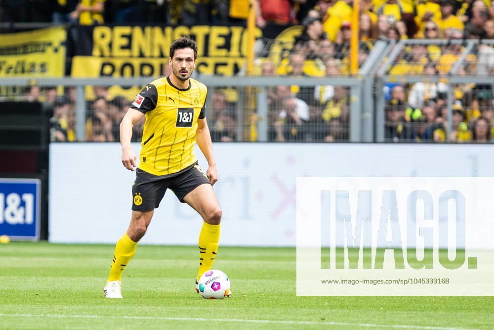 1 Soccer Bundesliga, 34 Matchday Borussia Dortmund SV Darmstadt 98 18 05 2024 Mats Hummels Borussia Dortmund, 15 Jersey for season 2024 2025, new 1 Soccer Bundesliga, 34 Matchday Borussia Dortmund SV Darmstadt 98 Signal Iduna Park, Dortmund 18 05 2024 DFL DFB regulations prohibit any use of photographs as image sequences and or quasi video