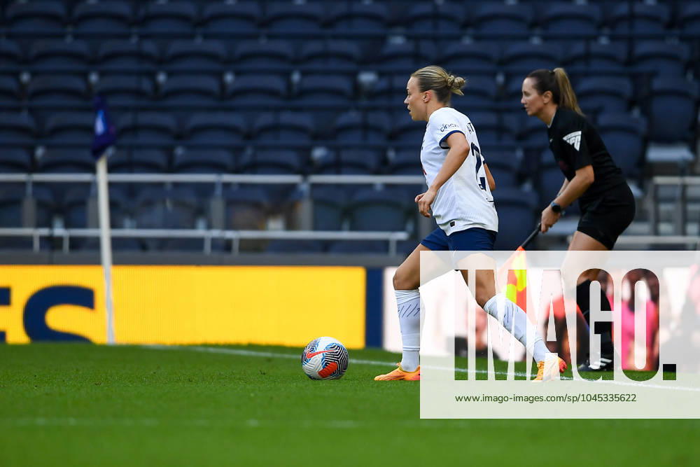 Tottenham Hotspur Women v West Ham United Women FA Women s Super League 18 05 2024. Tottenham Hotspur Women midfield Olga Ahtinen (20) looks to cross the ball during the FA Women s Super League match between Tottenham Hotspur Women and West Ham United Women at Tottenham Hotspur Stadium, London, United Kingdom on 18 May 2024. Editorial use only DataCo restrictions apply See www.football-dataco.com ,
