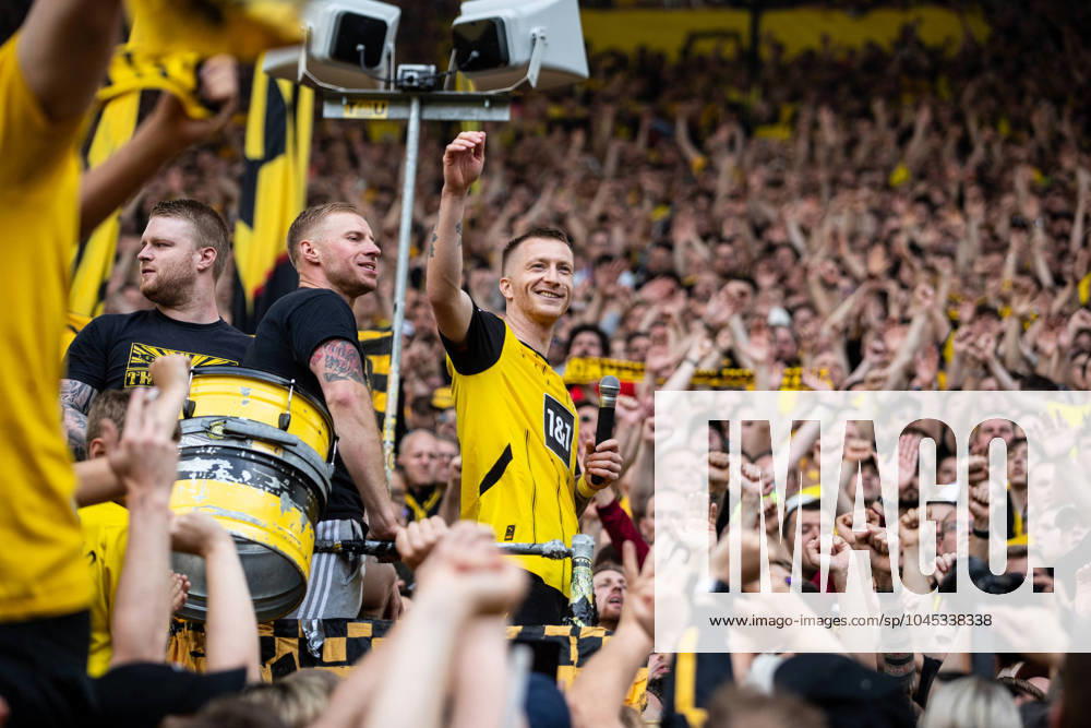 1 Soccer Bundesliga, 34 Matchday Borussia Dortmund SV Darmstadt 98 18 05 2024 Marko Reus Borussia Dortmund, 11 , after the match farewell, fan scene, fans spectator area 1 Soccer Bundesliga, 34 Matchday Borussia Dortmund SV Darmstadt 98 Signal Iduna Park, Dortmund 18 05 2024 DFL DFB regulations prohibit any use of photographs as image sequences and or quasi video
