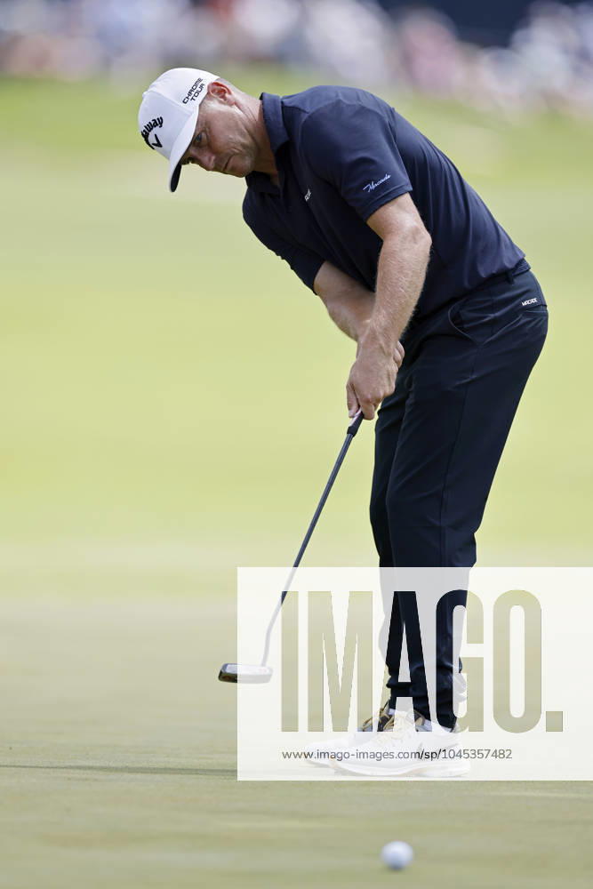 LOUISVILLE, KY - MAY 18: Alex Noren (SWE) putts at the 7th hole during the third round of the 2024 PGA, Golf Herren Championship at Valhalla Golf Club on May 18, 2024 in Louisville, Kentucky. (Photo by Joe Robbins Icon Sportswire) GOLF: MAY 18 PGA Championship Icon573240518003