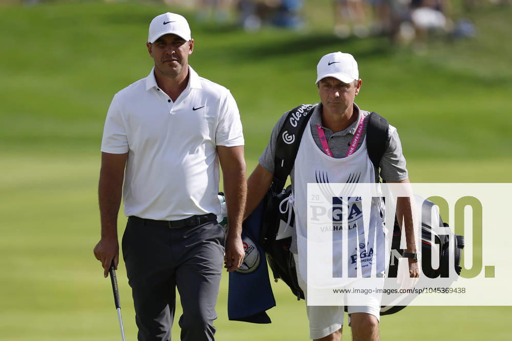 LOUISVILLE, KY - MAY 18: Brooks Koepka and his caddie Ricky Elliot walk to the No. 18 green during the third round of the PGA, Golf Herren Championship, May 18, 2024, at Valhalla Golf Club in Louisville, Kentucky.(Photo by Matthew Maxey Icon Sportswire) GOLF: MAY 18 PGA Championship Icon240518049