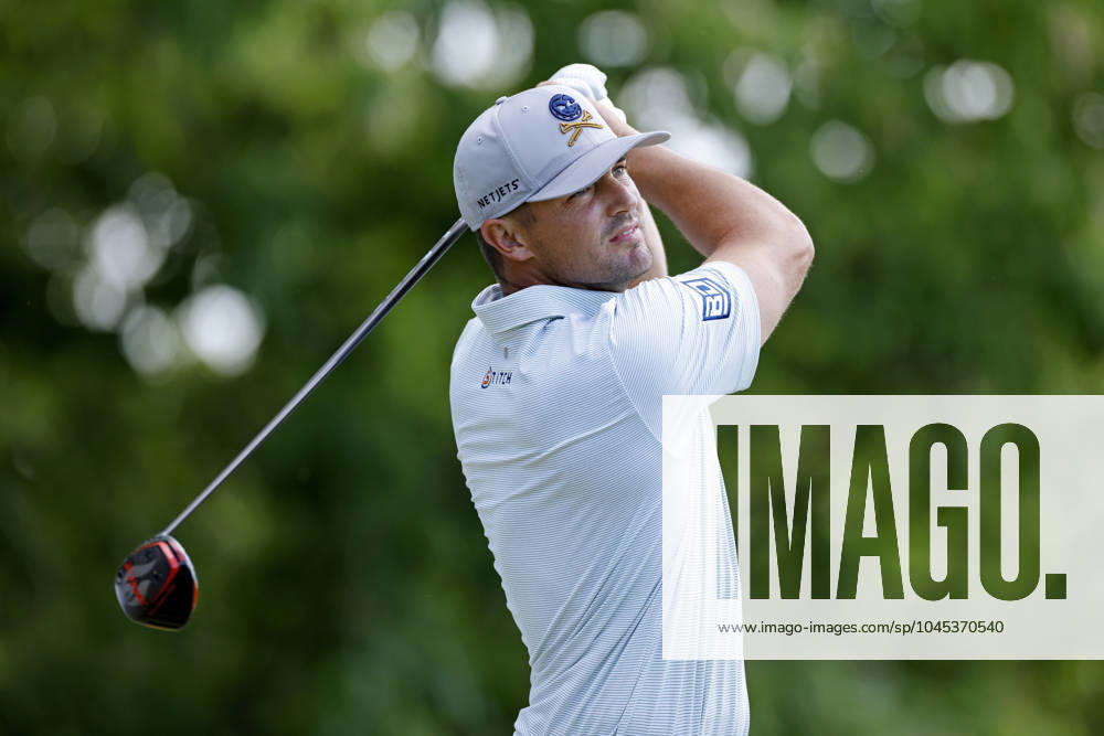 LOUISVILLE, KY - MAY 18: Bryson DeChambeau (USA) hits a drive at the 18th hole during the third round of the 2024 PGA, Golf Herren Championship at Valhalla Golf Club on May 18, 2024 in Louisville, Kentucky. (Photo by Joe Robbins Icon Sportswire) GOLF: MAY 18 PGA Championship Icon573240518056
