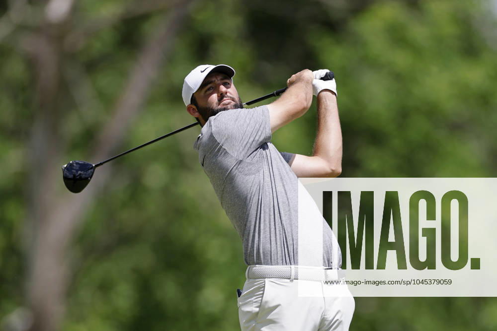 LOUISVILLE, KY - MAY 18: Scottie Scheffler (USA) hits a drive at the fifth hole during the third round of the 2024 PGA, Golf Herren Championship at Valhalla Golf Club on May 18, 2024 in Louisville, Kentucky. (Photo by Joe Robbins Icon Sportswire) GOLF: MAY 18 PGA Championship Icon573240518076
