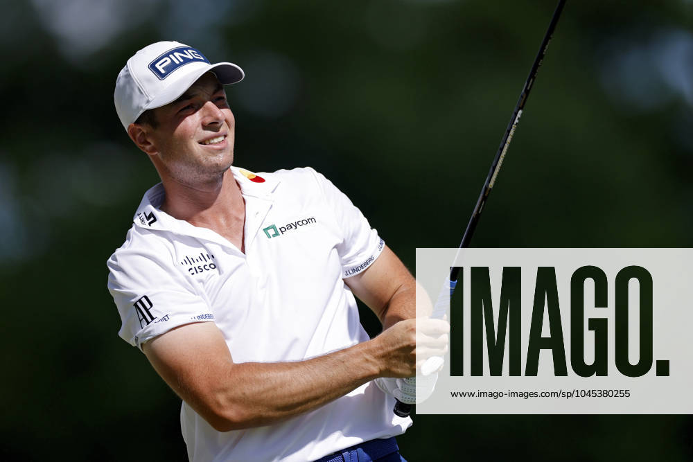 LOUISVILLE, KY - MAY 18: Viktor Hovland (NOR) hits a drive at the 12th hole during the third round of the 2024 PGA, Golf Herren Championship at Valhalla Golf Club on May 18, 2024 in Louisville, Kentucky. (Photo by Joe Robbins Icon Sportswire) GOLF: MAY 18 PGA Championship Icon573240518100
