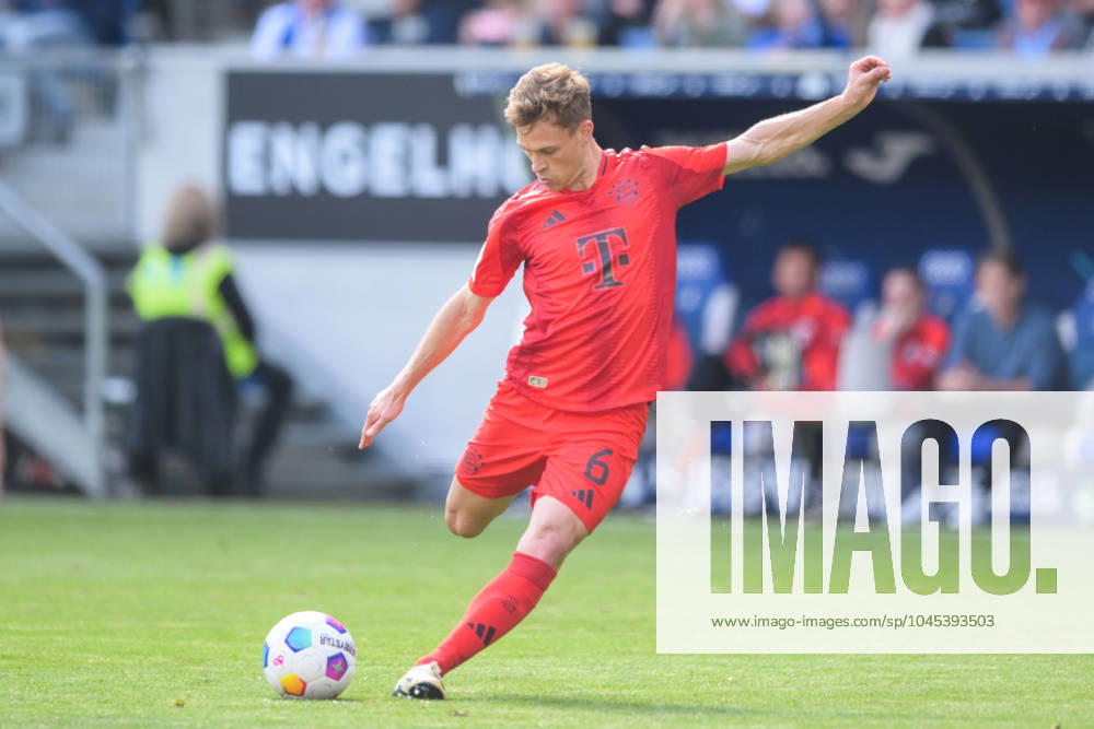 Soccer, 1 Bundesliga, 20240518, TSG 1899 Hoffenheim FC Bayern Munich In the picture Joshua KIMMICH FC Bayern Munich, 6 free kick Sinsheim PreZero Arena Baden Württemberg Germany