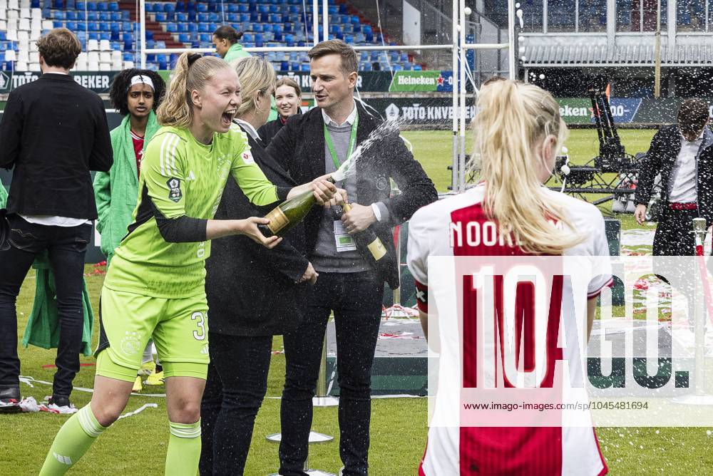 TILBURG - 20-05-2024. Koning Willem II stadium. Ajax - Fortuna Sittard (woman) cupfinal. Team Ajax wins the cup, final score 3-1. Dionne van der Wal with champgne. Ajax - Fortuna Sittard (woman) cupfinal x25301149x