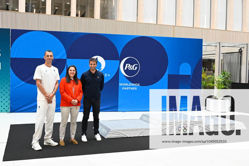 Alexis Hanquinquant ( France ) , Beatrice Dupuy ( pdg Procter Gamble France) and Tony Estanguet ( president JO 2024 ) during the presentation of podiums Olympic and Paralympic Games at Le Pulse on May 23, 2024 in Saint Denis, France. ( Photo by federico pestellini panoramic ) - PARIS 2024 : Presentation des podiums des Jeux Olympiques et Paralympiques - Saint Denis - 23 05 2024 FedericoPestellini Panoramic