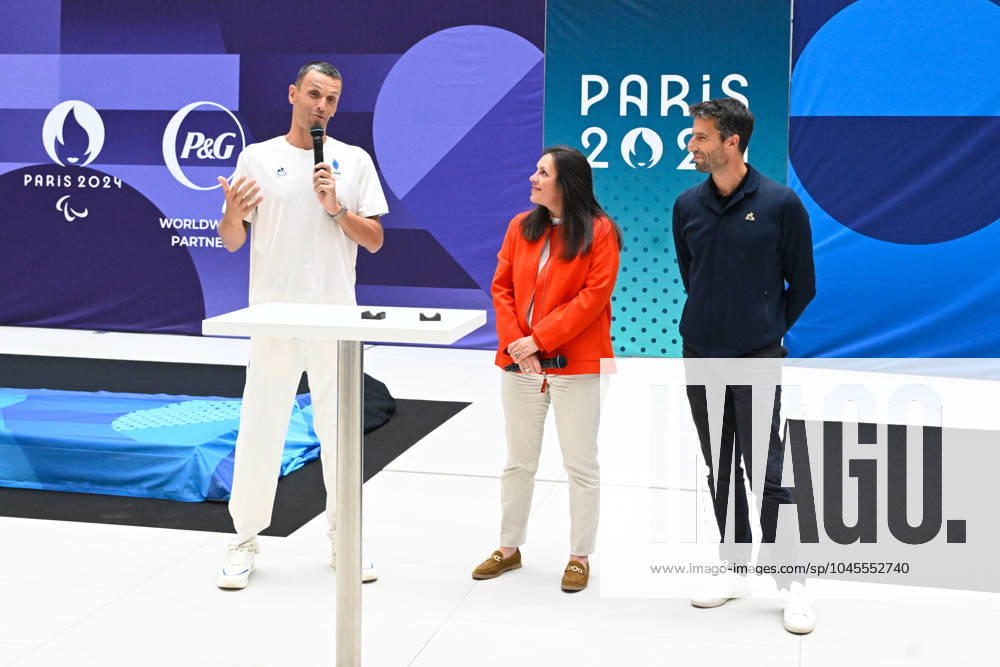 Alexis Hanquinquant ( France ) , Beatrice Dupuy ( pdg Procter Gamble France) and Tony Estanguet ( president JO 2024 ) during the presentation of podiums Olympic and Paralympic Games at Le Pulse on May 23, 2024 in Saint Denis, France. ( Photo by federico pestellini panoramic ) - PARIS 2024 : Presentation des podiums des Jeux Olympiques et Paralympiques - Saint Denis - 23 05 2024 FedericoPestellini Panoramic