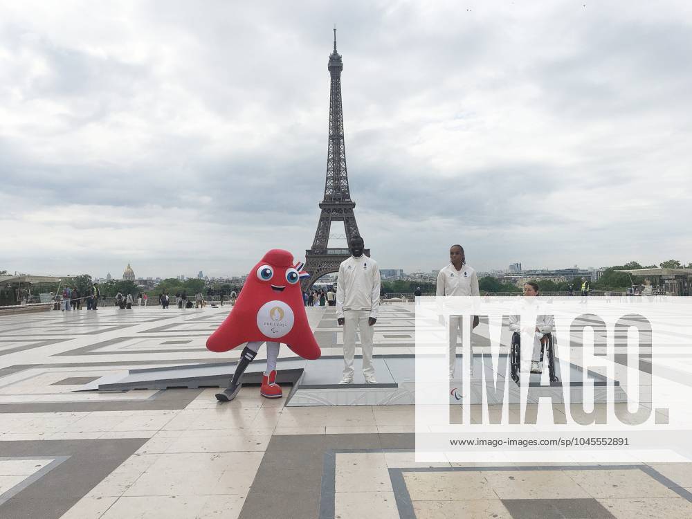 Presentation des Podiums Olymmpiques et Paralympiques en presence de Mandy Francois-Elie Charles-Antoine Kouakou et Solene Sache Place du Trocadero a Paris JO: Les Podiums Olymmpiques et Paralympiques - 23 05 2024 JonathanRebboah Panoramic