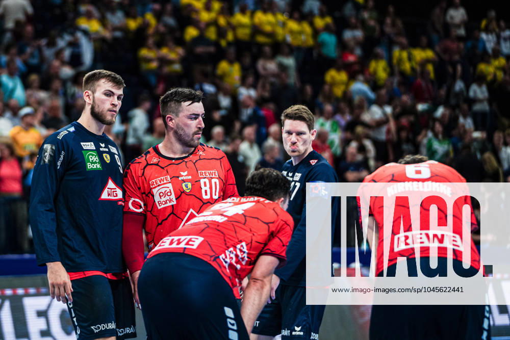 Rhein Neckar Loewen disappointed disappointment after defeat GER, Rhein Neckar Loewen vs Fuechse Berlin, Handball, EHF European League, Semi-final 2, 2023 2024 season, 25 05 2024 GER, Rhein Neckar Loewen vs Fuechse Berlin, Handball, EHF European League, Semi-final 2, 2023 2024 season, 25 05 2024 Hamburg