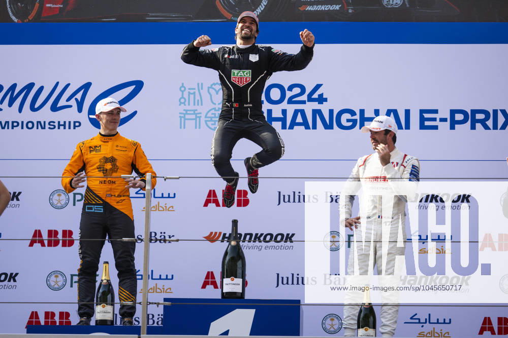 KW21 Podium, DA COSTA Antonio Felix (prt), TAG HEUER Porsche Formula E Team, Porsche 99X Electric, portrait during the 2024 Shanghai ePrix, 8th meeting of the 2023-24 ABB FIA Formula E World Championship, WM, Weltmeisterschaft on the Shanghai International Circuit from May 24 to 26, 2024 in Shanghai, China - 2024 FORMULA E SHANGHAI ePRIX DPPI Panoramic 240526_FE_Shanghai__DE37082