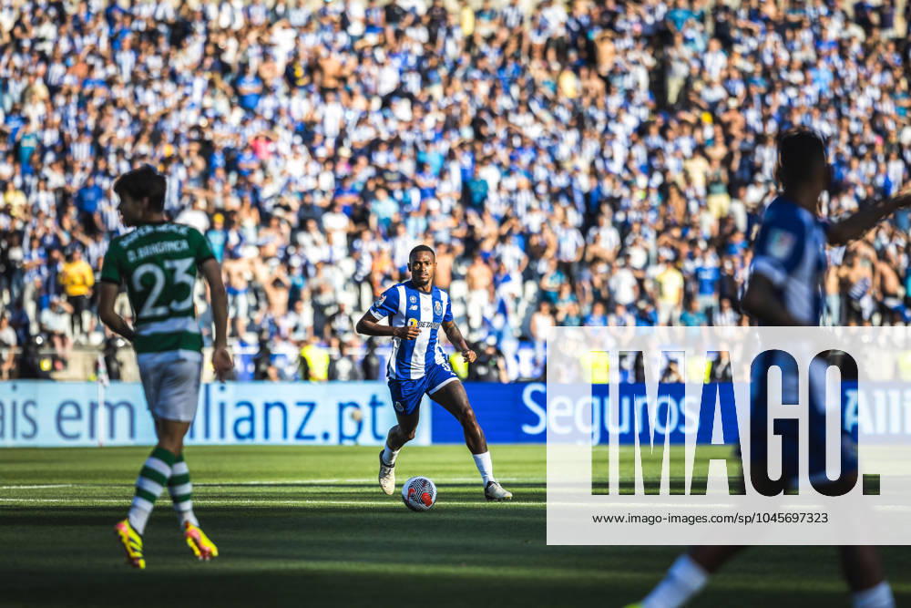 FC Porto Vs Sporting CP in Oeiras, Portugal - 26 May 2024 Otávio Edmilson da Silva Monteiro, well known as Otávio of FC Porto in action during the Portuguese Cup Final match between FC Porto and Sporting CP at Estadio Nacional do Jamor. (Final score: FC Porto 2 - 1 Sporting CP) Oeiras Portugal