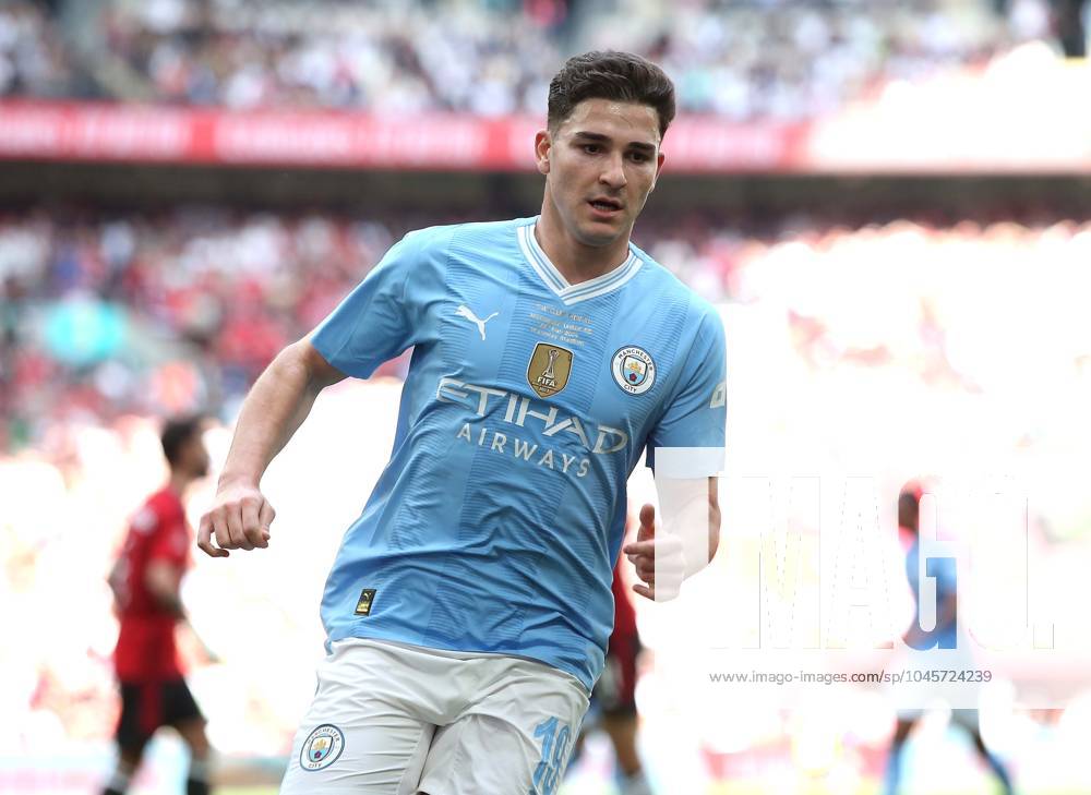 . - Manchester City v Manchester United, ManU Emirates FA Cup Final, Wembley Stadium, London, UK. - 25th May 2024. Julian Alvarez of Manchester City. - Manchester City v Manchester United, Emirates FA Cup Final, Wembley Stadium, London, UK. - 25th May 2024. London Wembley Stadium UK