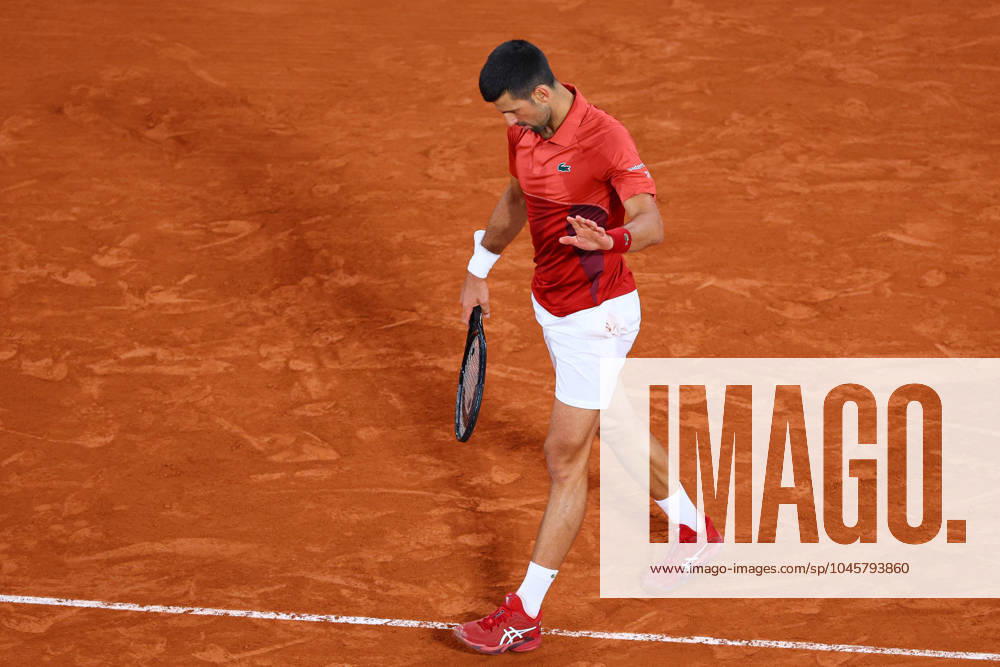 2024.05.30 Paryz Tenis French Open Roland Garros 2024 Novak Djokovic - Roberto Carballes Baena N Z Novak Djokovic Foto Pawel Andrachiewicz PressFocus 2024.05.30 Paris Tennis French Open Roland Garros 2024 Novak Djokovic - Roberto Carballes Baena Novak Djokovic Photo Pawel Andrachiewicz PressFocus NEWSPIX.PL --- Newspix.pl 20240530_PF_PA454