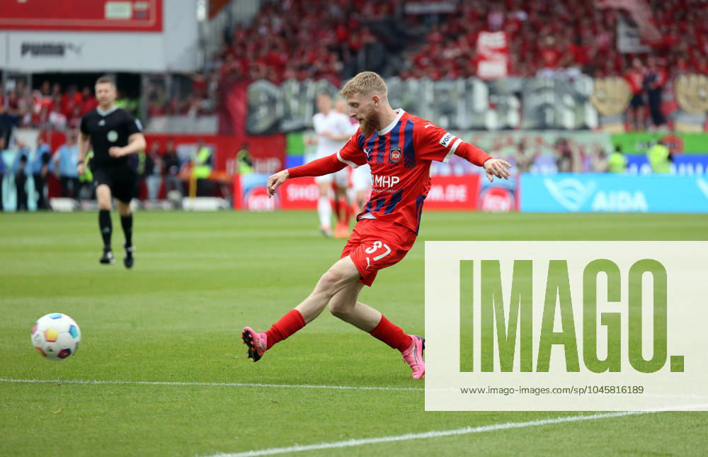 18 05 24 1 FC Heidenheim 1 FC Köln Germany, Heidenheim, 18 05 2024, Football, Bundesliga, 1 FC Heidenheim 1 FC Köln Jan Niklas Beste 1 FC Heidenheim