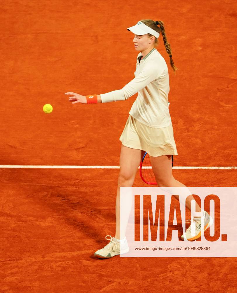 Elena Rybakina in third round action French Open Tennis, Day 7, Tennis, Roland Garros, Paris, France